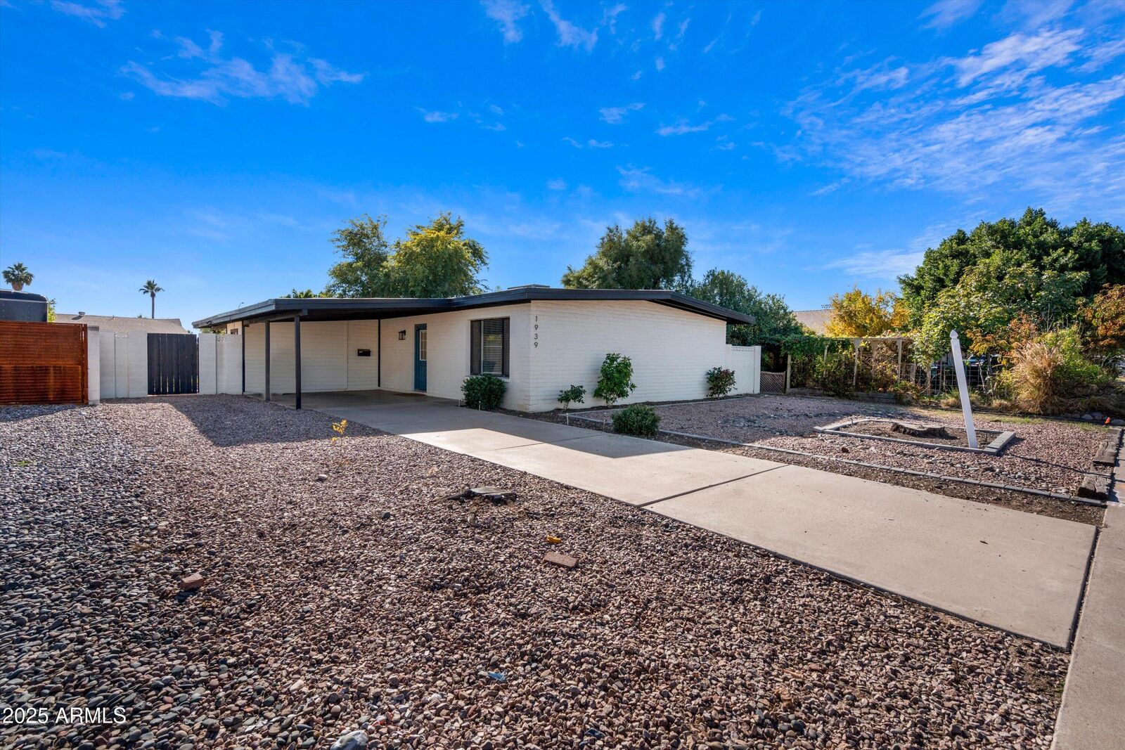Property Photo:  1939 E Alameda Drive  AZ 85282 