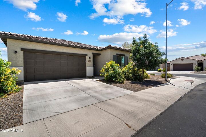 Property Photo:  2753 E Fossil Ridge Road  AZ 85050 