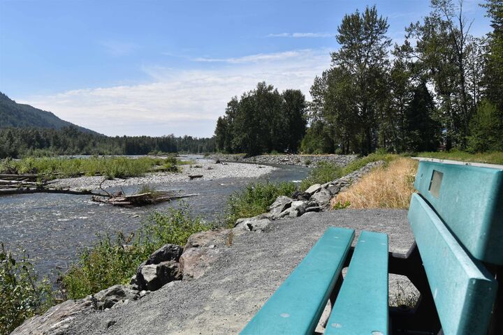 Photo de la propriété:  44714 Vandell Drive  BC V2R 0T4 