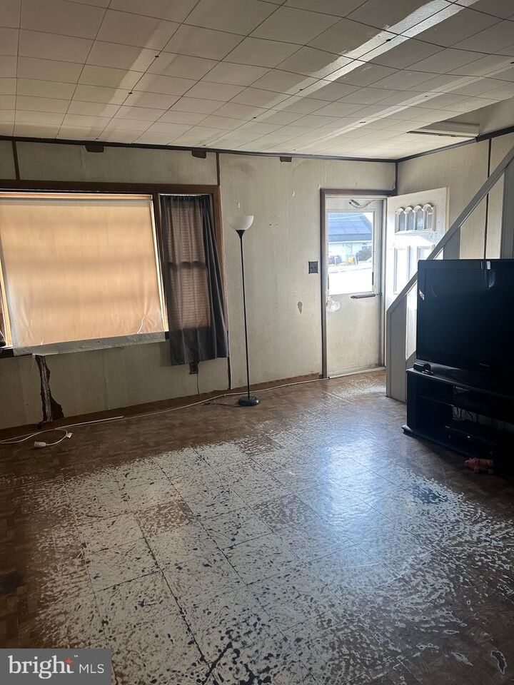 Property Photo:  27 Walton Avenue  NJ 08618 