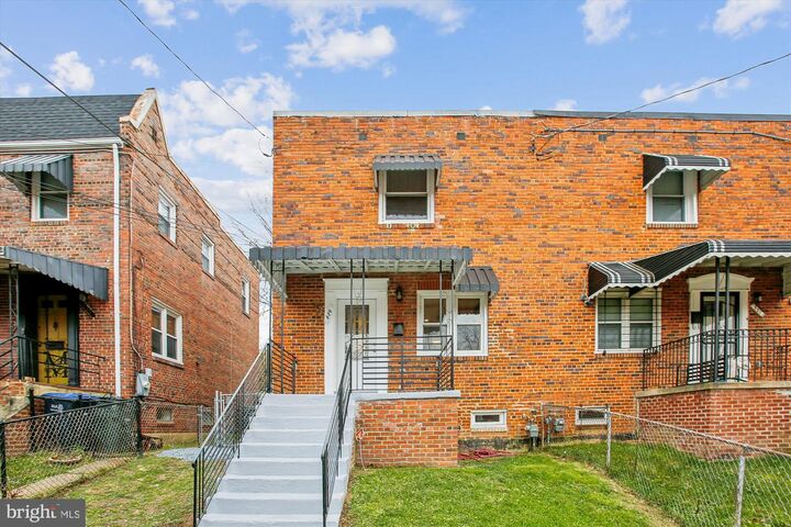 Property Photo: 529 Foxhall Place SE DC 20032