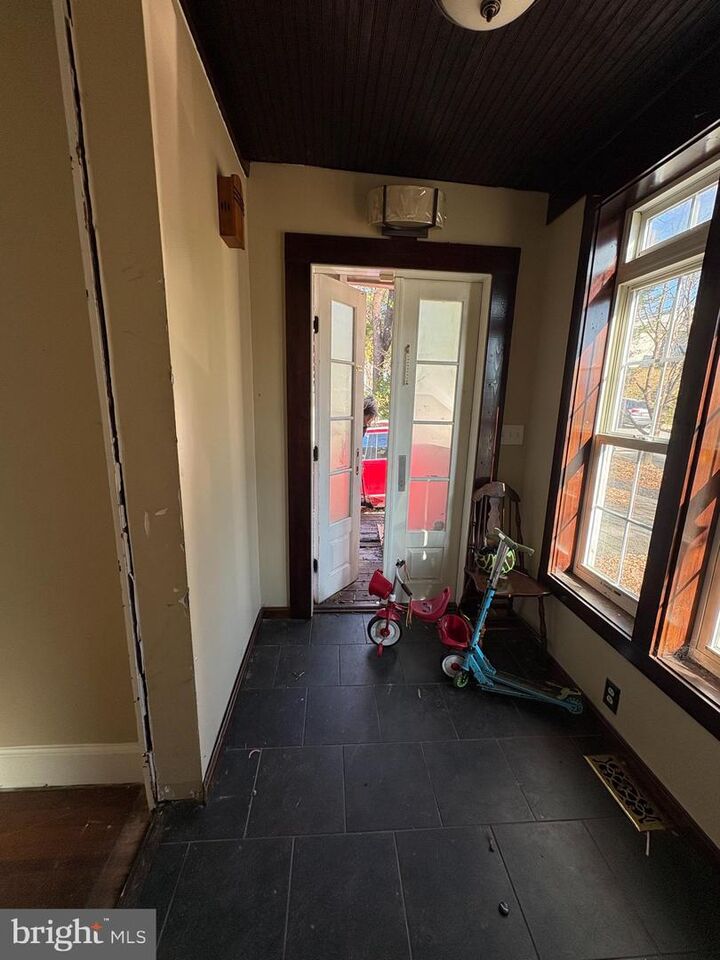 Property Photo: 6204 Fair Oaks Avenue MD 21214