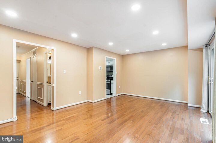 Property Photo: 7432 Larne Lane VA 22079