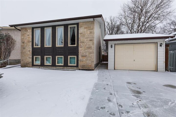 66 Maralbo Avenue East  Winnipeg MB R2M 5G7 photo
