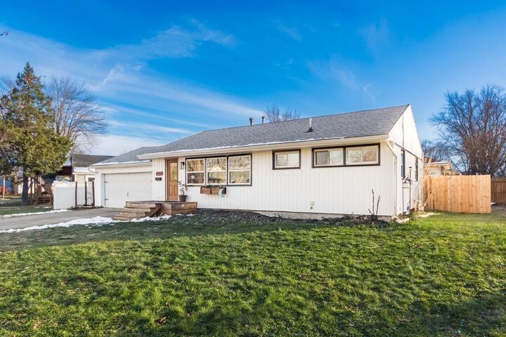 Property Photo: 1195 Huntly Drive OH 43227