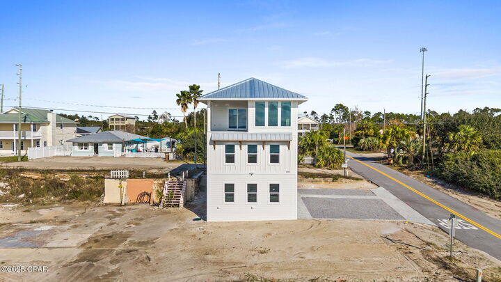 Property Photo: 9106 W Highway 98 FL 32456