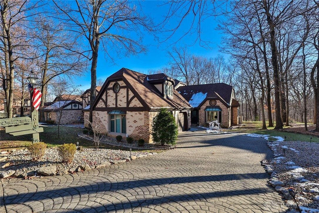 Property Photo:  2070 Settlers Trail  OH 45377 