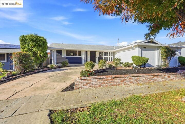 Property Photo:  620 Chevy Chase Way  CA 94544 