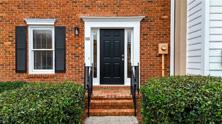 Property Photo: 935 Lenox Hill Court NE GA 30324
