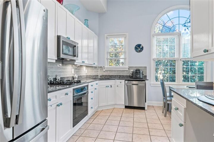 Property Photo:  1735 Peachtree Street NE 408  GA 30309 