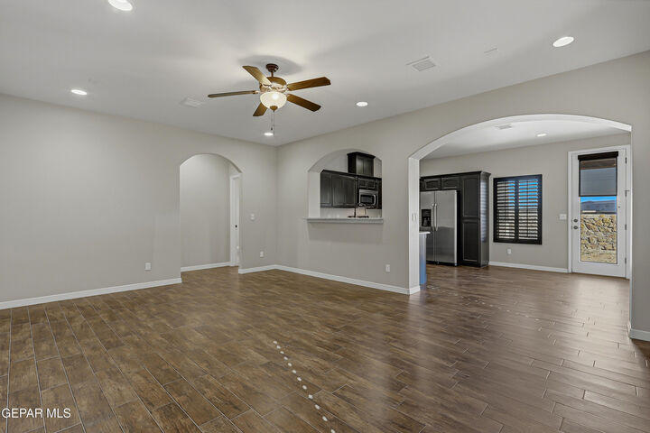 Property Photo: 2508 Eastern Sky Street TX 79928