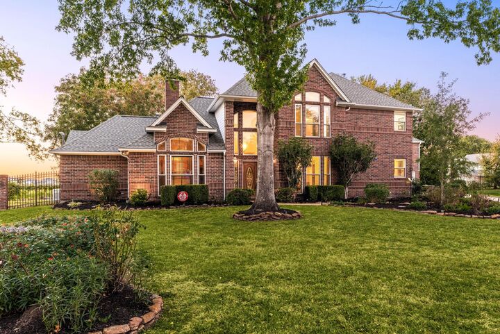 Property Photo: 6448 Magnolia Street TX 77493