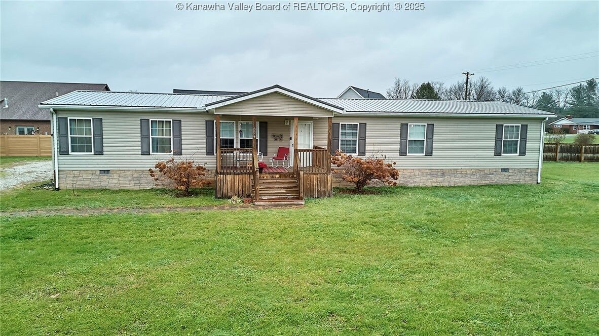 Property Photo: 374 Sunnybrook Drive WV 25526