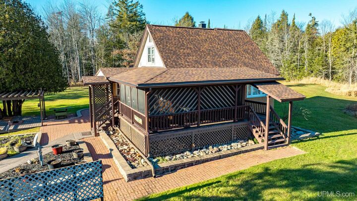 Property Photo: 11428 US 41 Highway MI 49958