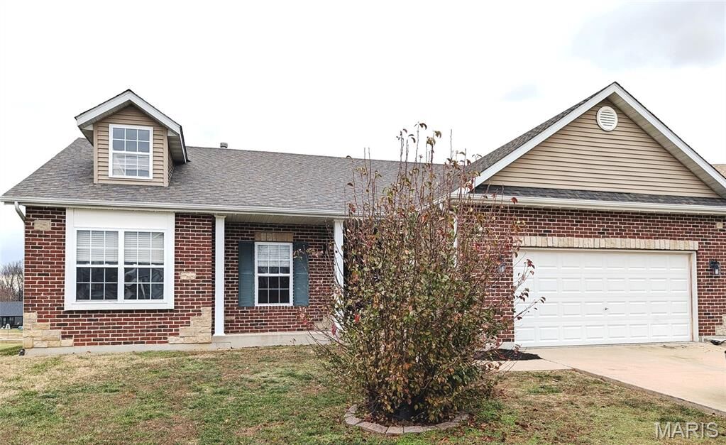 Property Photo:  408 Edward Drive  IL 62236 