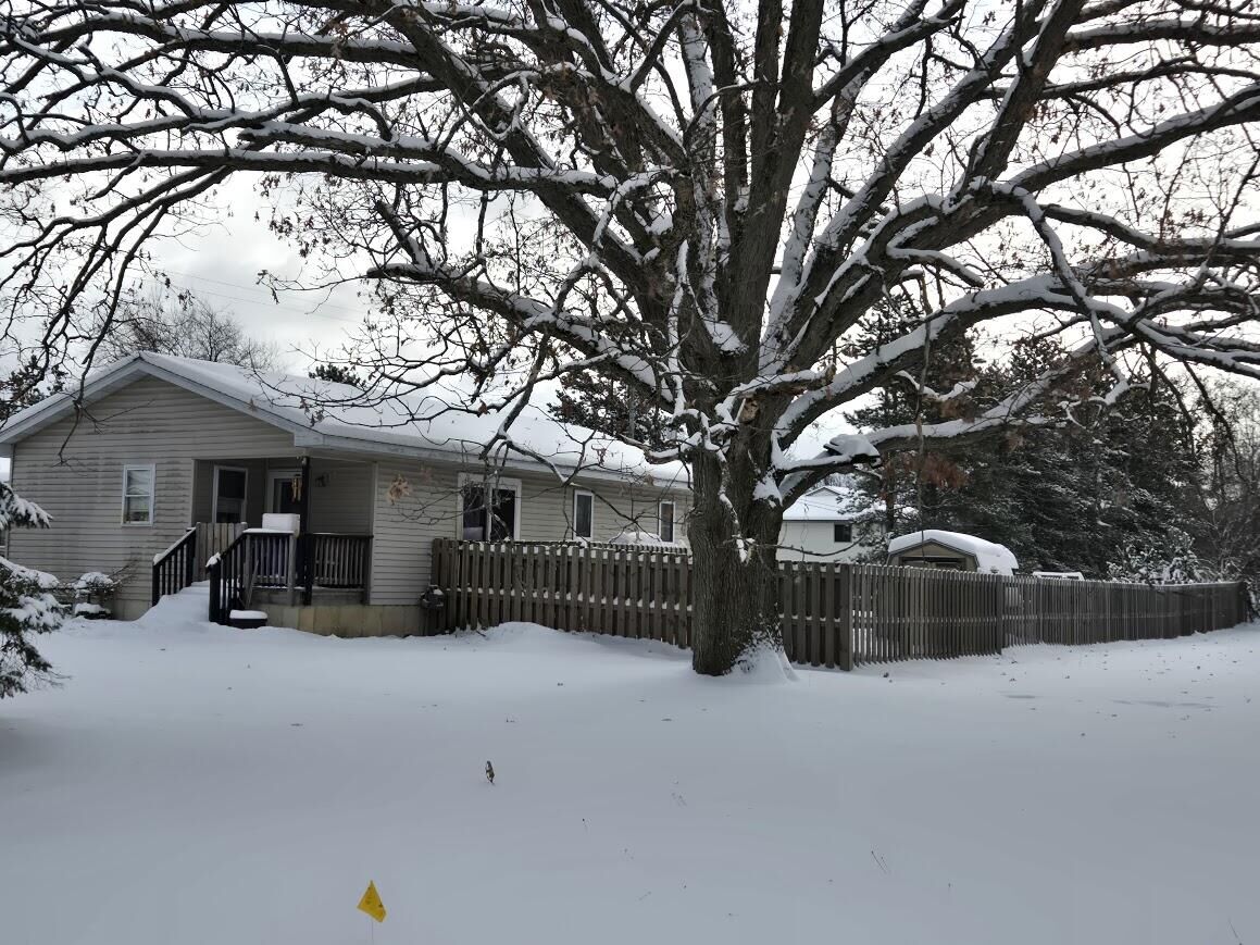 Property Photo:  1108 Platt Avenue  MI 49307 