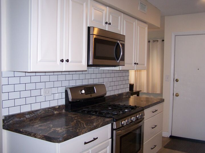 Property Photo: 604 Devonshire Court B IL 60050