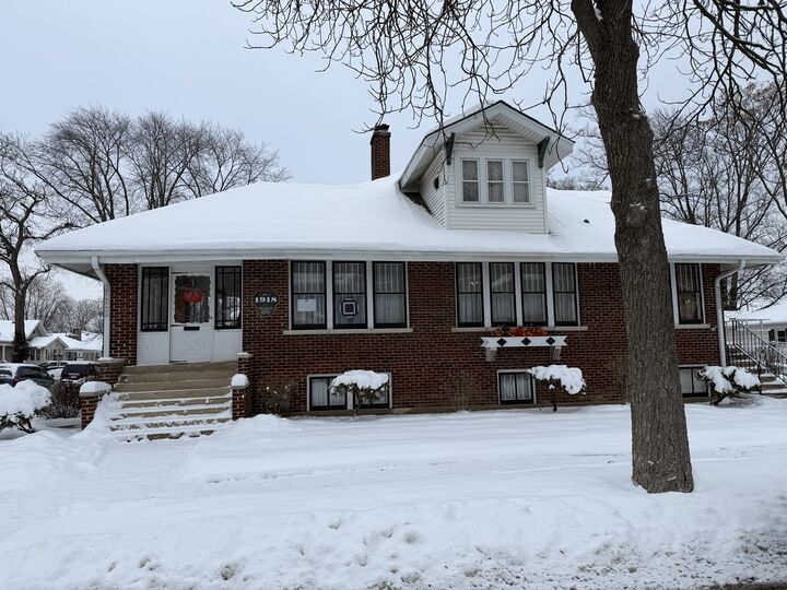 Property Photo:  260 W 15th Place  IL 60411 