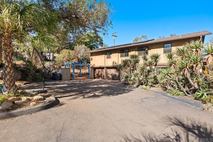 Property Photo: 1449 Bernita Way CA 92020