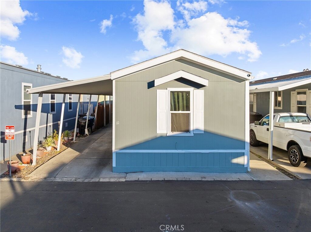 Property Photo: 721 E 9th Street 111 CA 92410