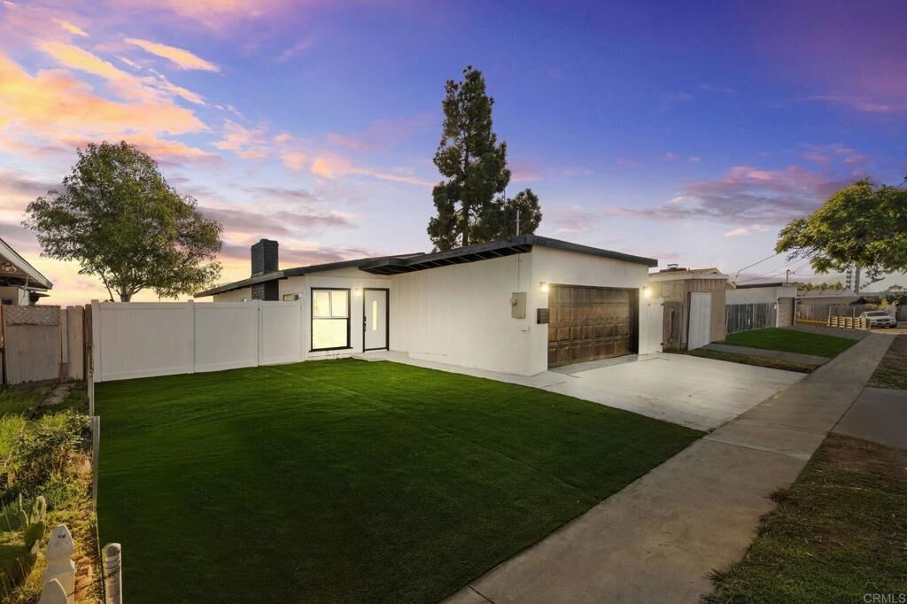 Property Photo: 5033 La Paz Dr CA 92113