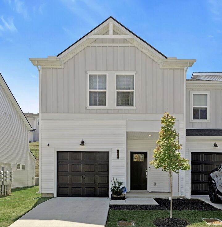 Property Photo:  4669 Ridge Bend Dr  TN 37207 