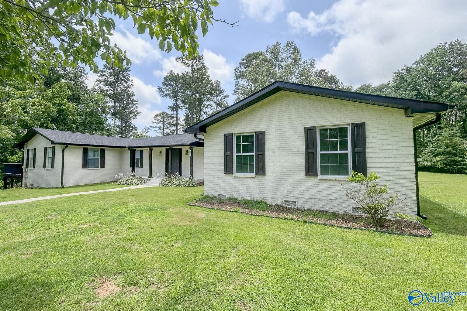 Property Photo:  4001 Neely Court  AL 35976 