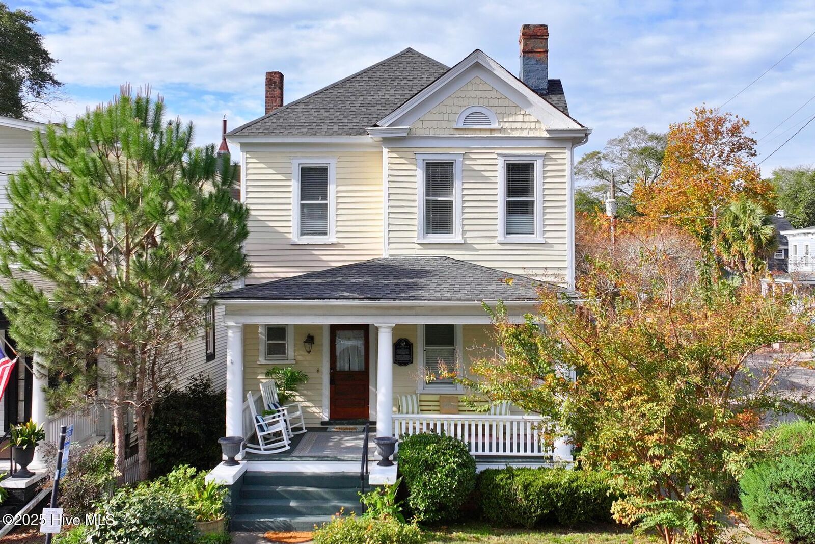 Property Photo:  402 S 5th Avenue  NC 28401 