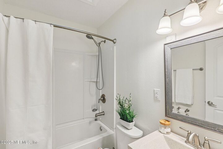 Property Photo: 2574 Lofberg Drive FL 32216