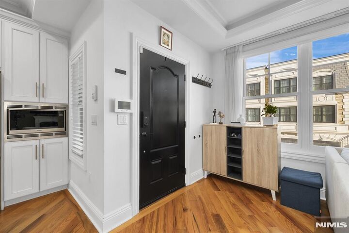 Property Photo:  44 Marquis Court 44  NJ 07020 