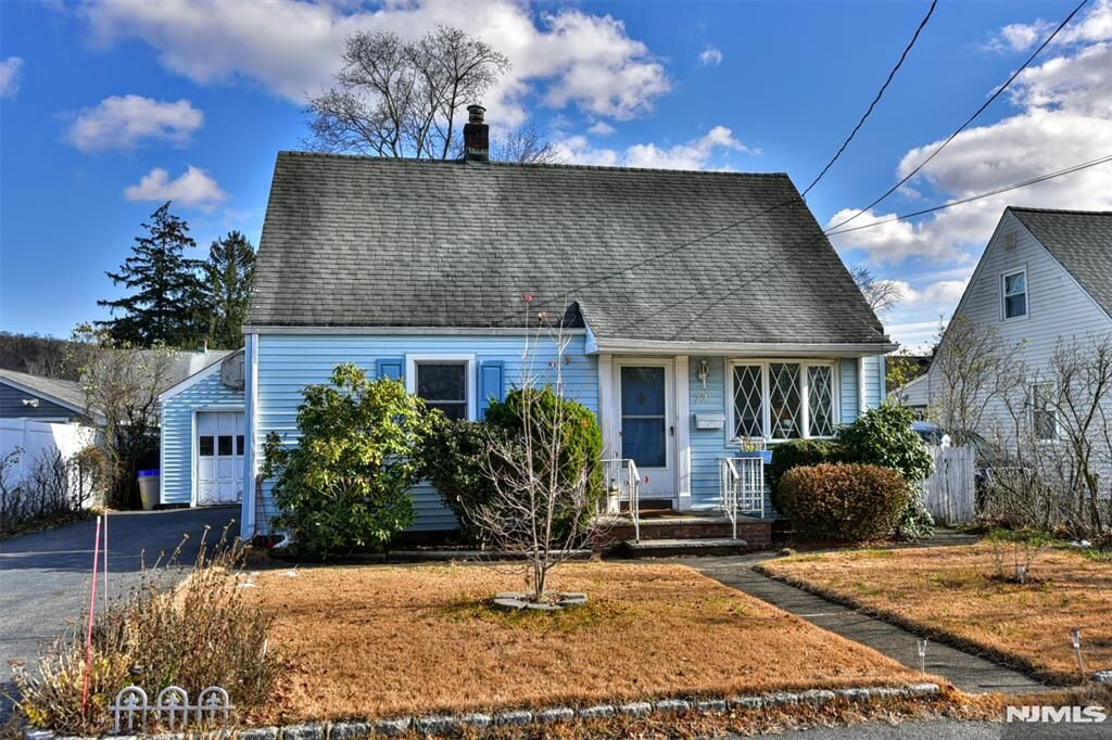 Property Photo: 72 Burnside Place NJ 07420