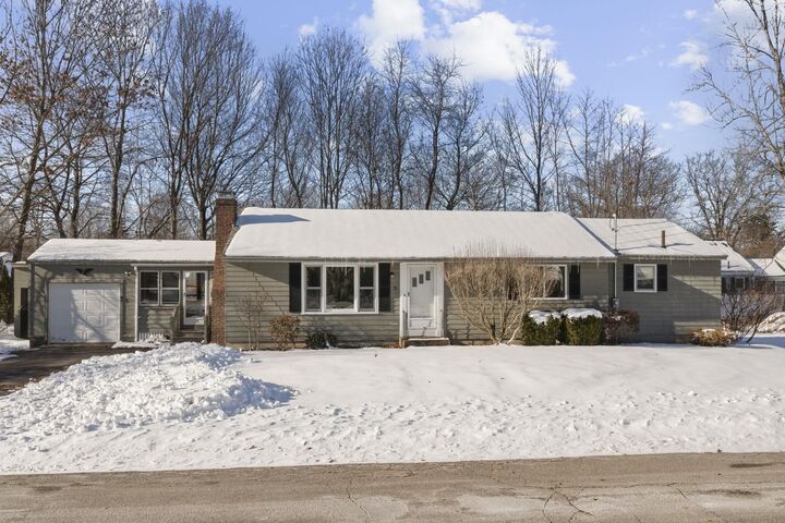 Property Photo: 3 Henrietta Street NH 03867