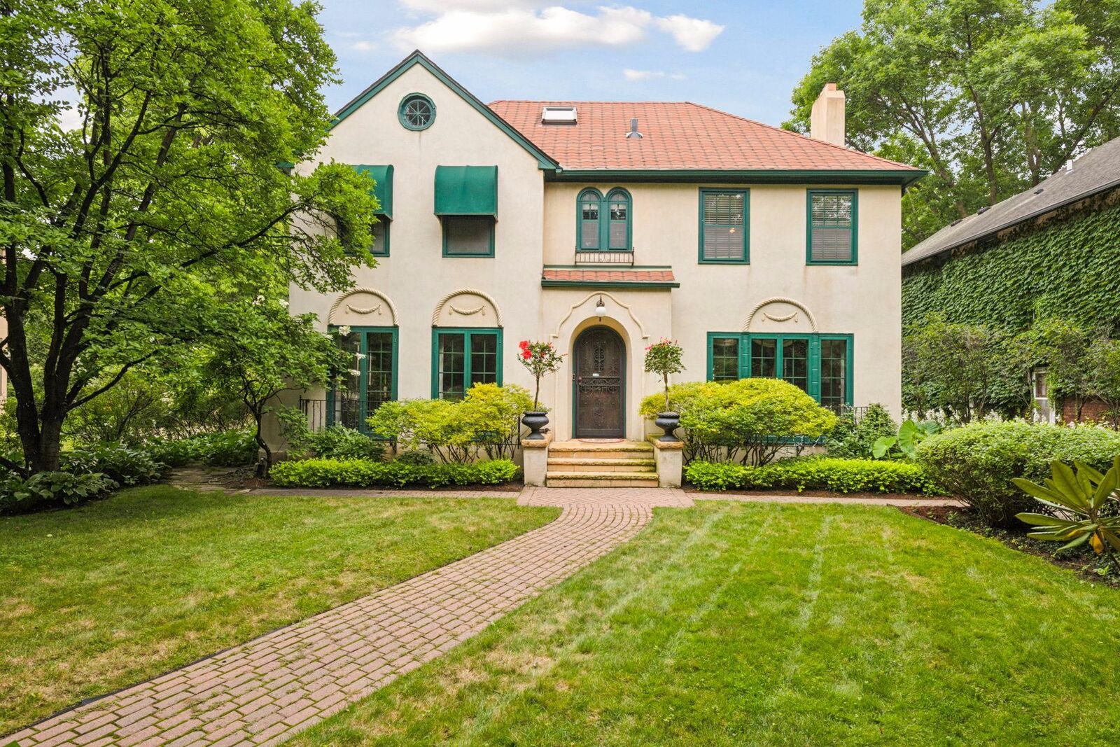 Property Photo: 4447 Dupont Avenue S MN 55419
