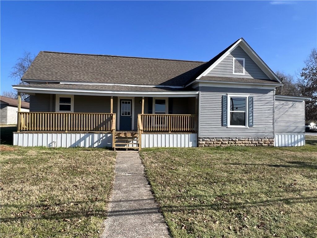 Property Photo: 301 N Chestnut (Aka. Highway 7 North) Street AR 72601