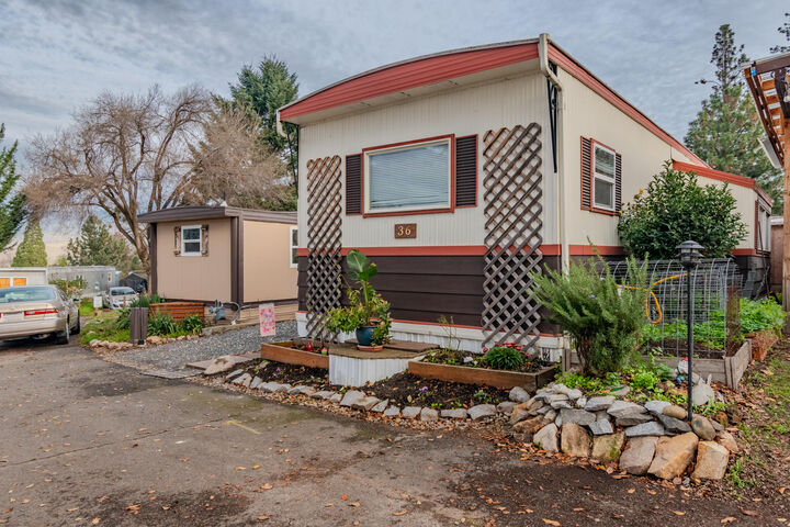 Property Photo: 2799 Siskiyou Boulevard 36 OR 97520