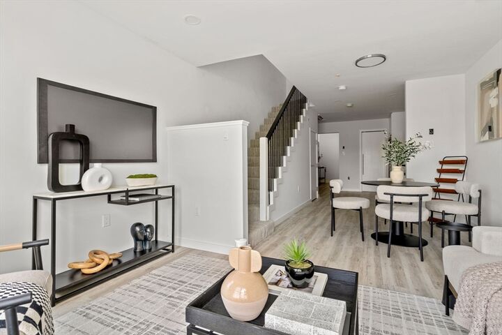 602 Canterbury U1  Boston MA 02131 photo