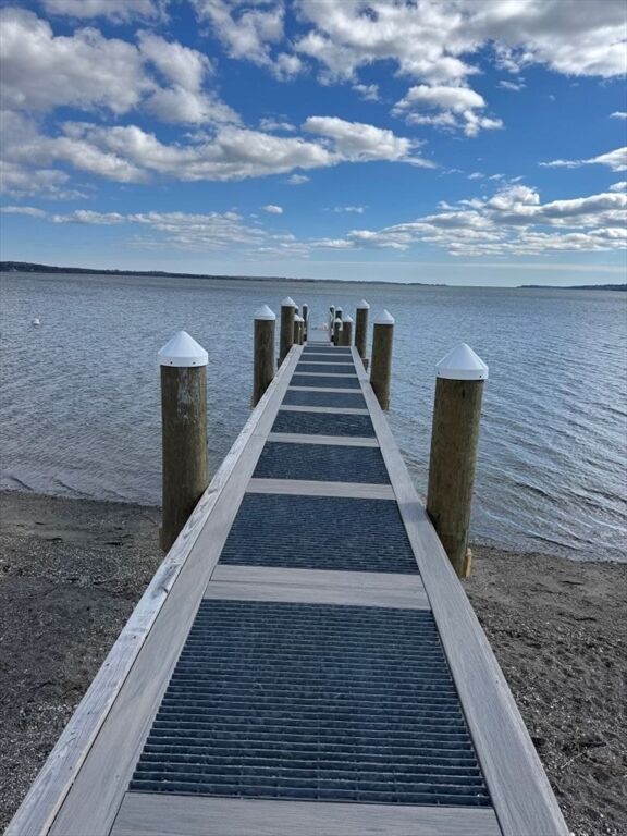 Property Photo:  395 Park Avenue  RI 02871 