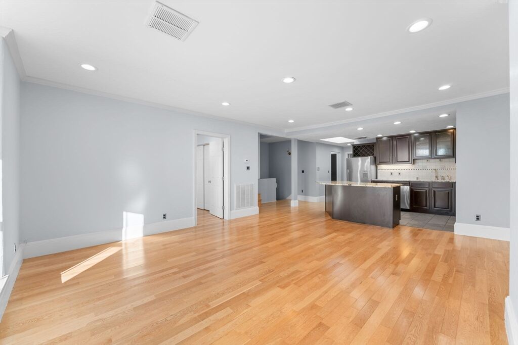 Property Photo:  570 Massachusetts Ave 5  MA 02118 
