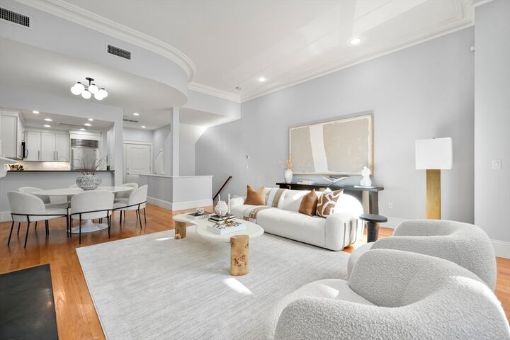 Property Photo:  195 Beacon Street 2  MA 02116 