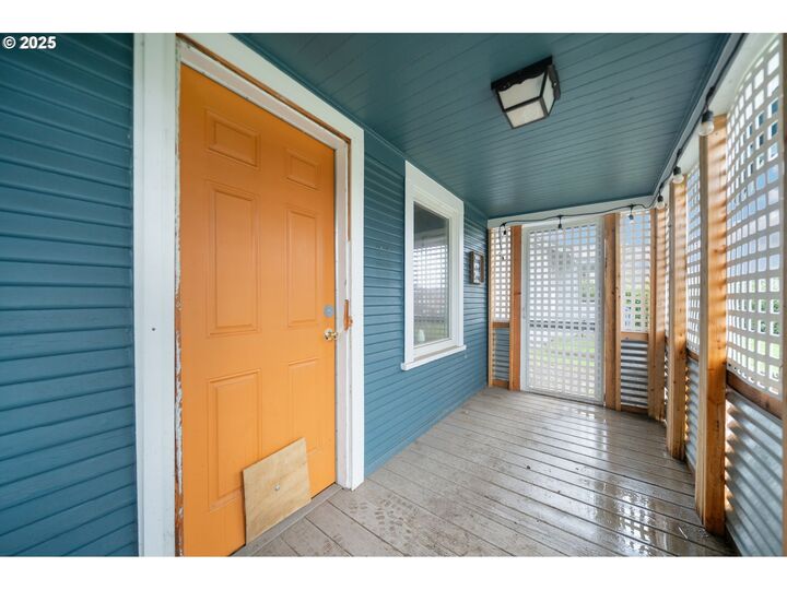 Property Photo: 283 18th Ave WA 98632