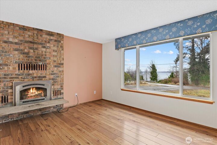 Property Photo:  967  Edgecliff Drive  WA 98260 