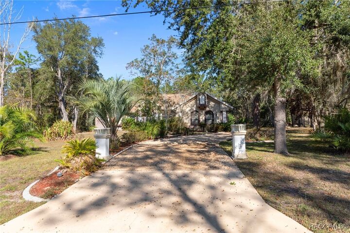 Property Photo: 3135 N Buckhorn Drive FL 34465