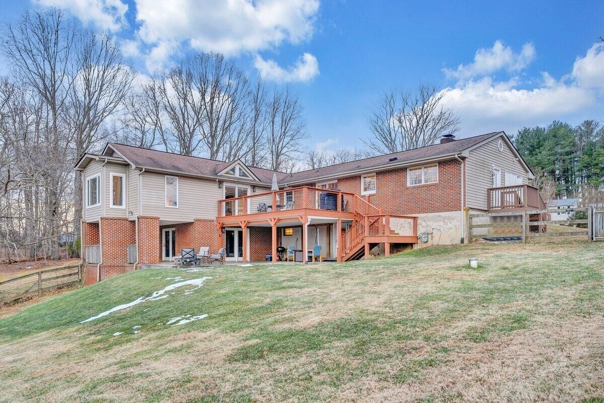 Property Photo:  1996 Shavers Farm Rd  VA 24090 