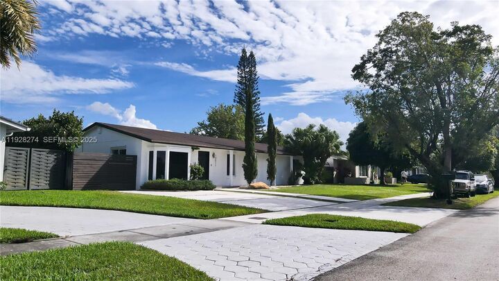 Property Photo:  10511 SW 122nd Ct  FL 33186 