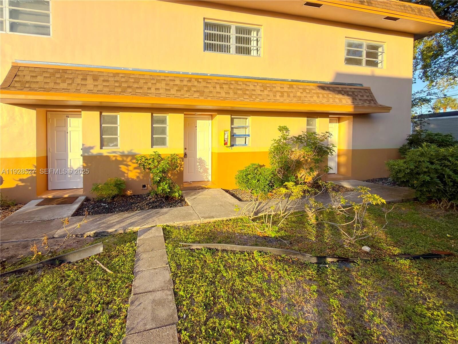 Property Photo:  2448 SW 42nd Ave 2G  FL 33317 