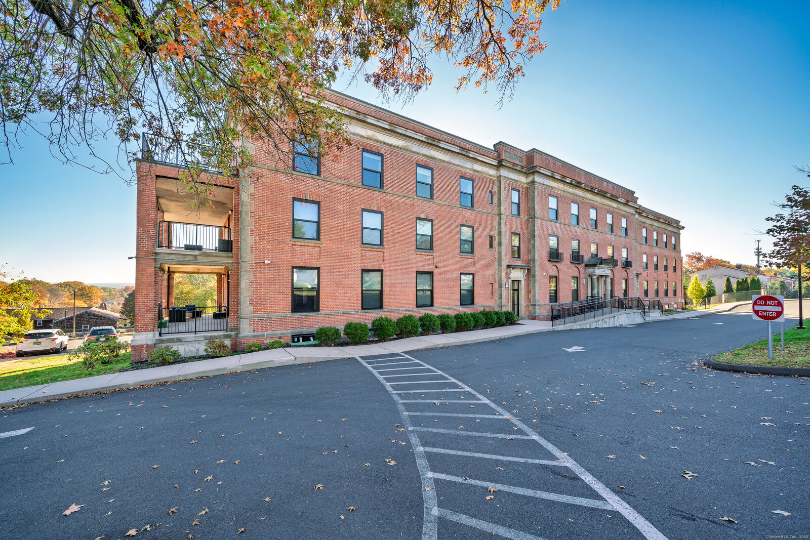 Property Photo: 170 Ridge Road 104 CT 06109