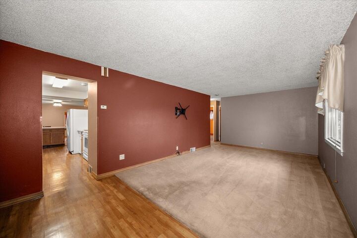 Property Photo: 3323 E Jackson Ave WA 99217