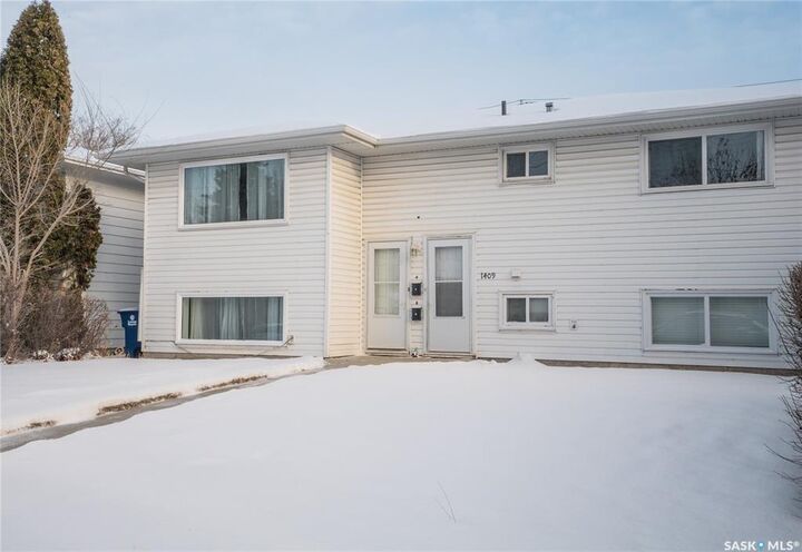 Property Photo: 1409 Preston Avenue S SK S7H 2V5