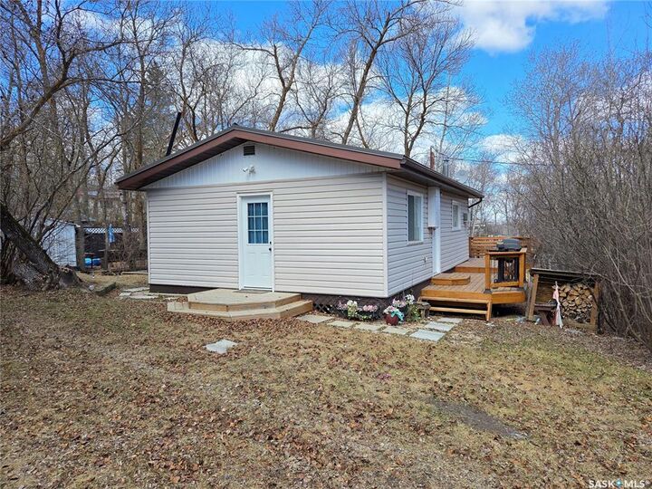 Property Photo:  697 8th Street  SK S0C 0R0 