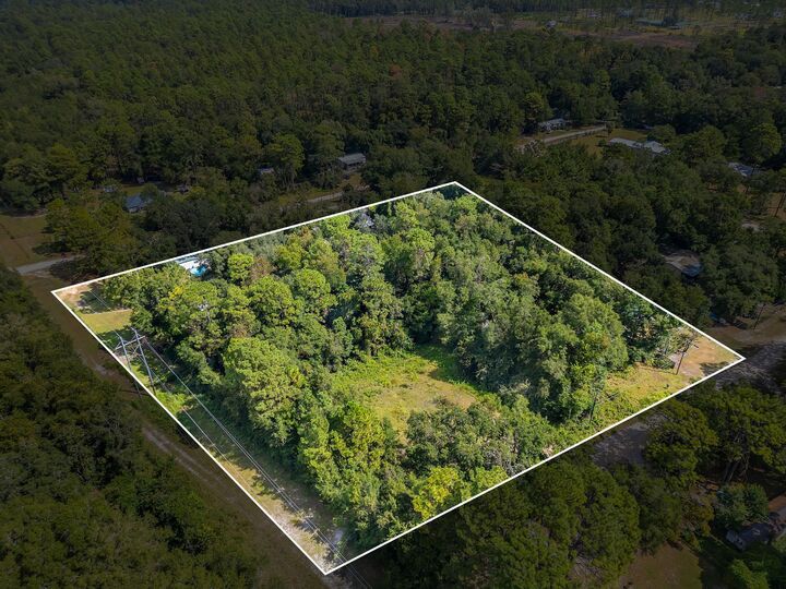 Property Photo: 10 Blue Waters Ct FL 32305